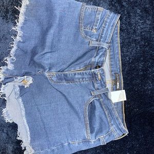 FASHION NOVA JEAN SHORTS